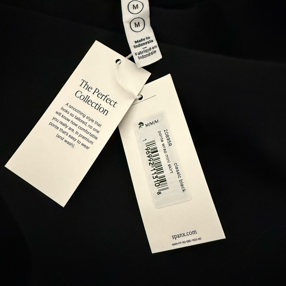 💖New! SPANX Ponte Wrap Mini Skirt - Black - Size Medium SPANXsmooth Collection💖 - Picture 5 of 8